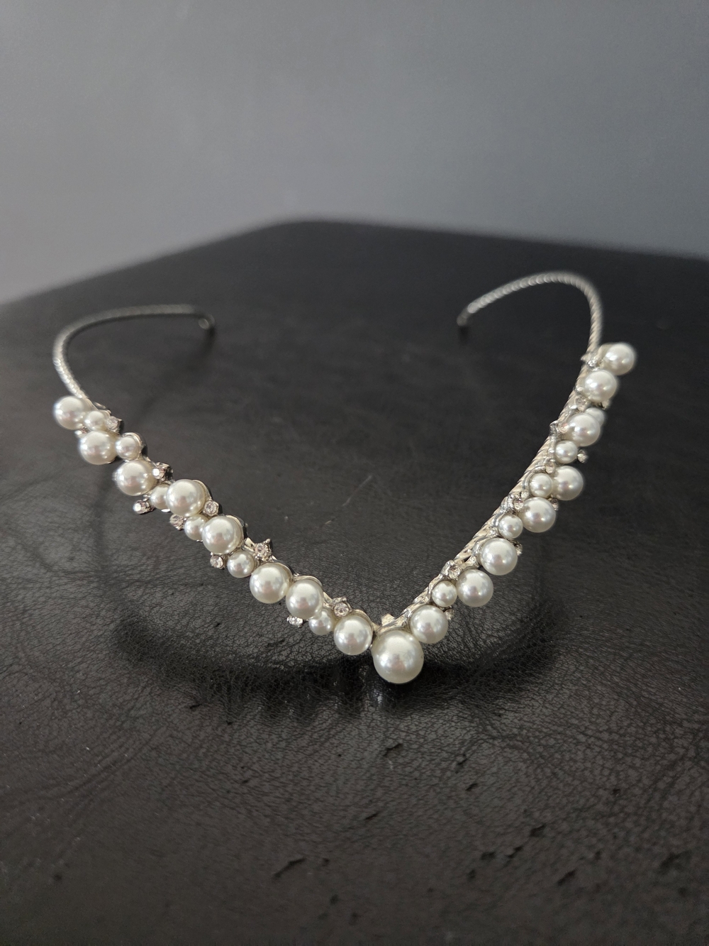 Pearl and Crystal V-Front Headband - White